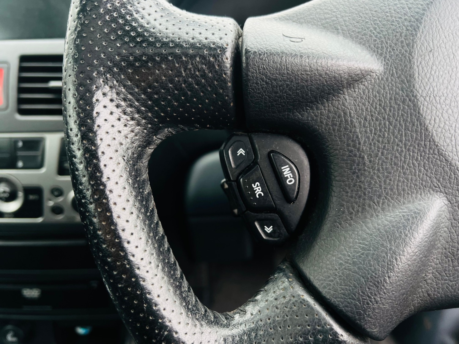 Used Nissan Almera 2005 for sale - 77332359: Photo 41