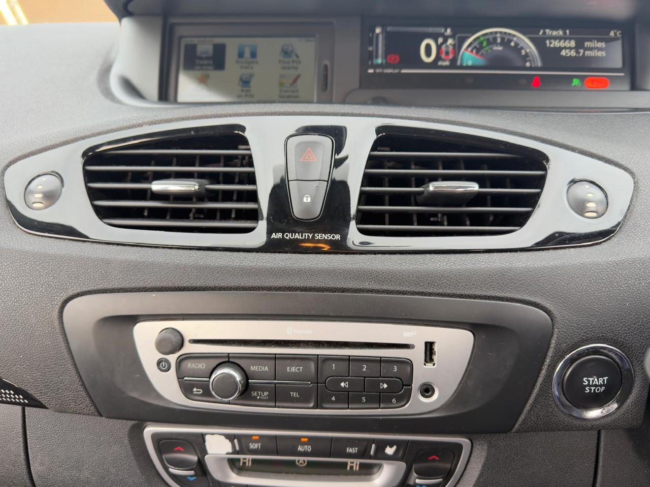 Used Renault Scenic 2013 for sale - 77157249: Photo 28