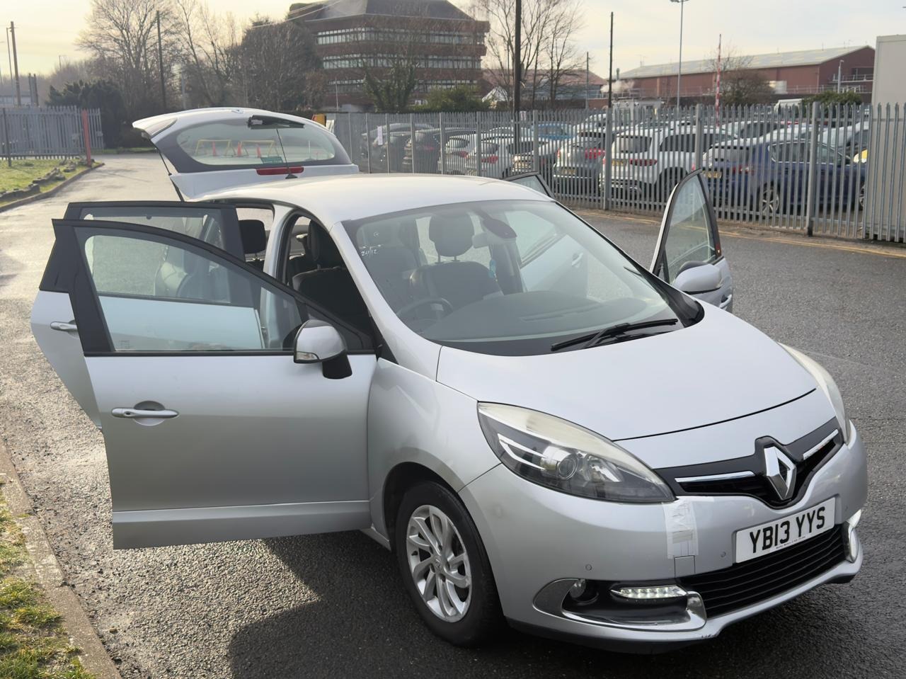Used Renault Scenic 2013 for sale - 77157249: Photo 34