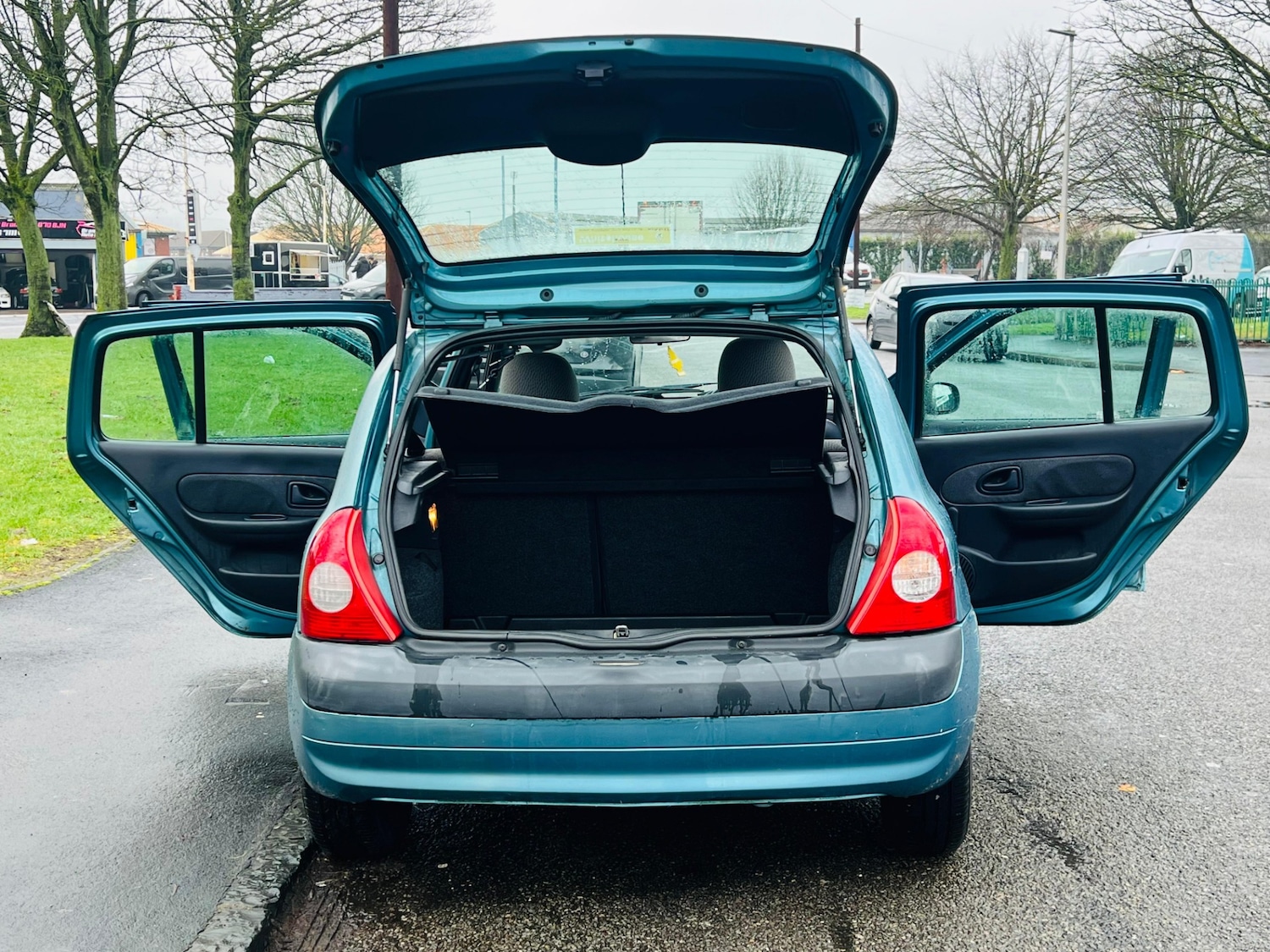 Used Renault Clio 2005 for sale - 77332358: Photo 24