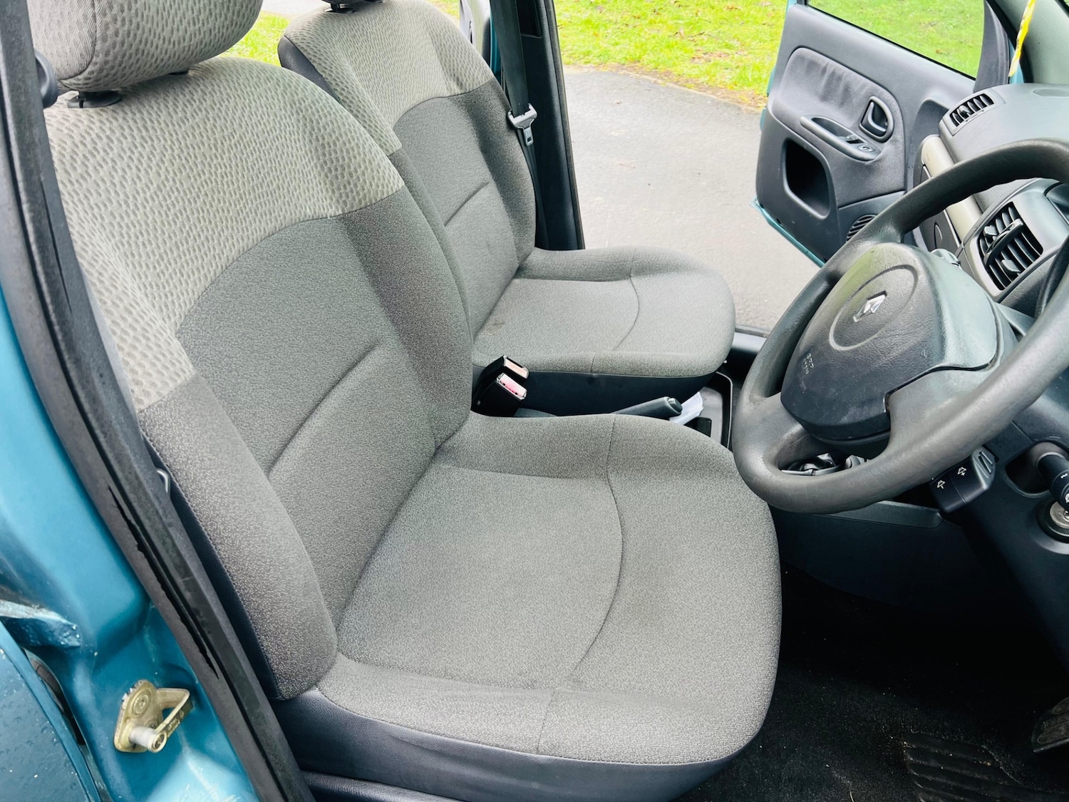 Used Renault Clio 2005 for sale - 77332358: Photo 34