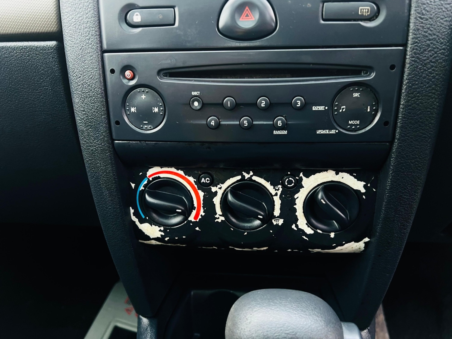 Used Renault Clio 2005 for sale - 77332358: Photo 42