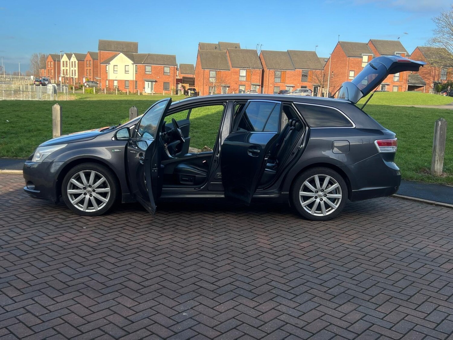 Used Toyota Avensis 2009 for sale - 77359326: Photo 44