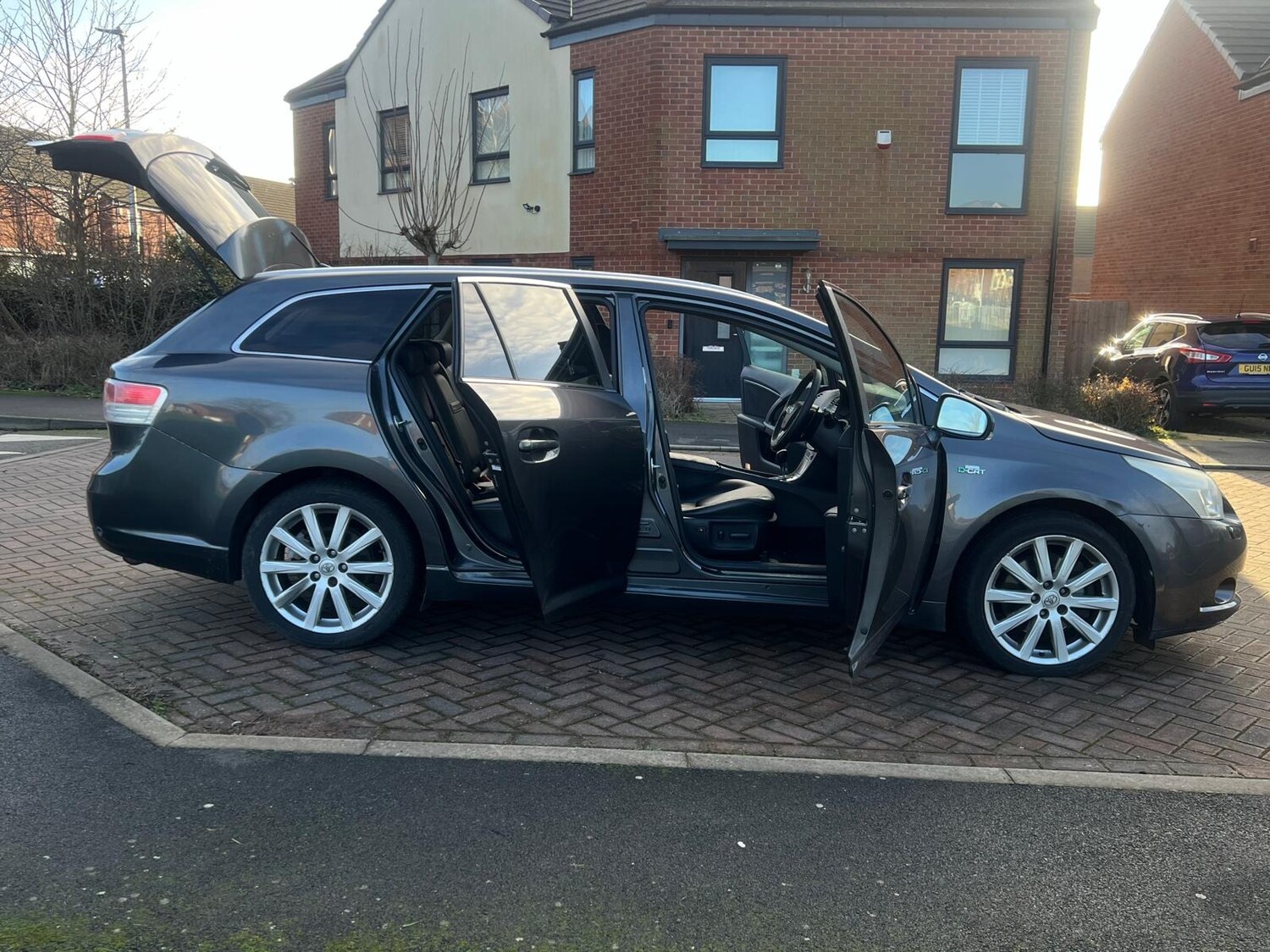 Used Toyota Avensis 2009 for sale - 77359326: Photo 51