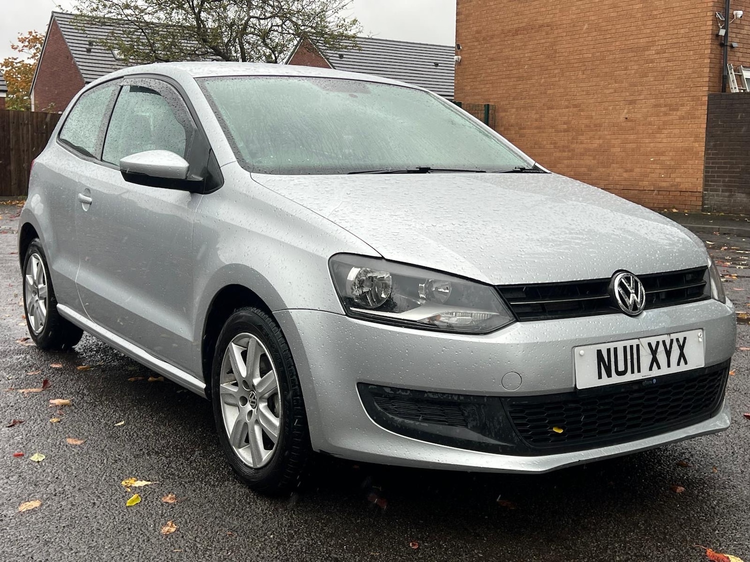 Used Volkswagen Polo 2011 for sale - 76397818: Photo 1