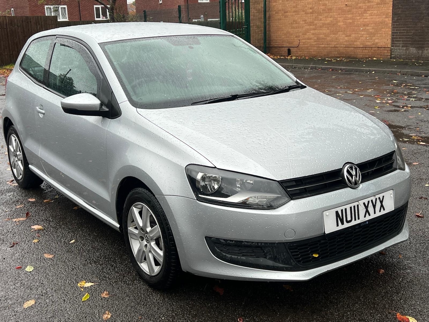Used Volkswagen Polo 2011 for sale - 76397818: Photo 2