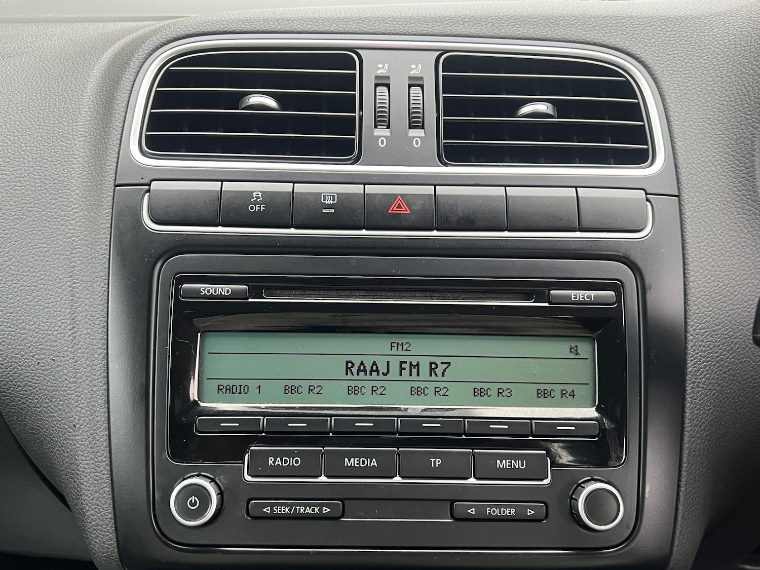 Used Volkswagen Polo 2011 for sale - 76397818: Photo 24