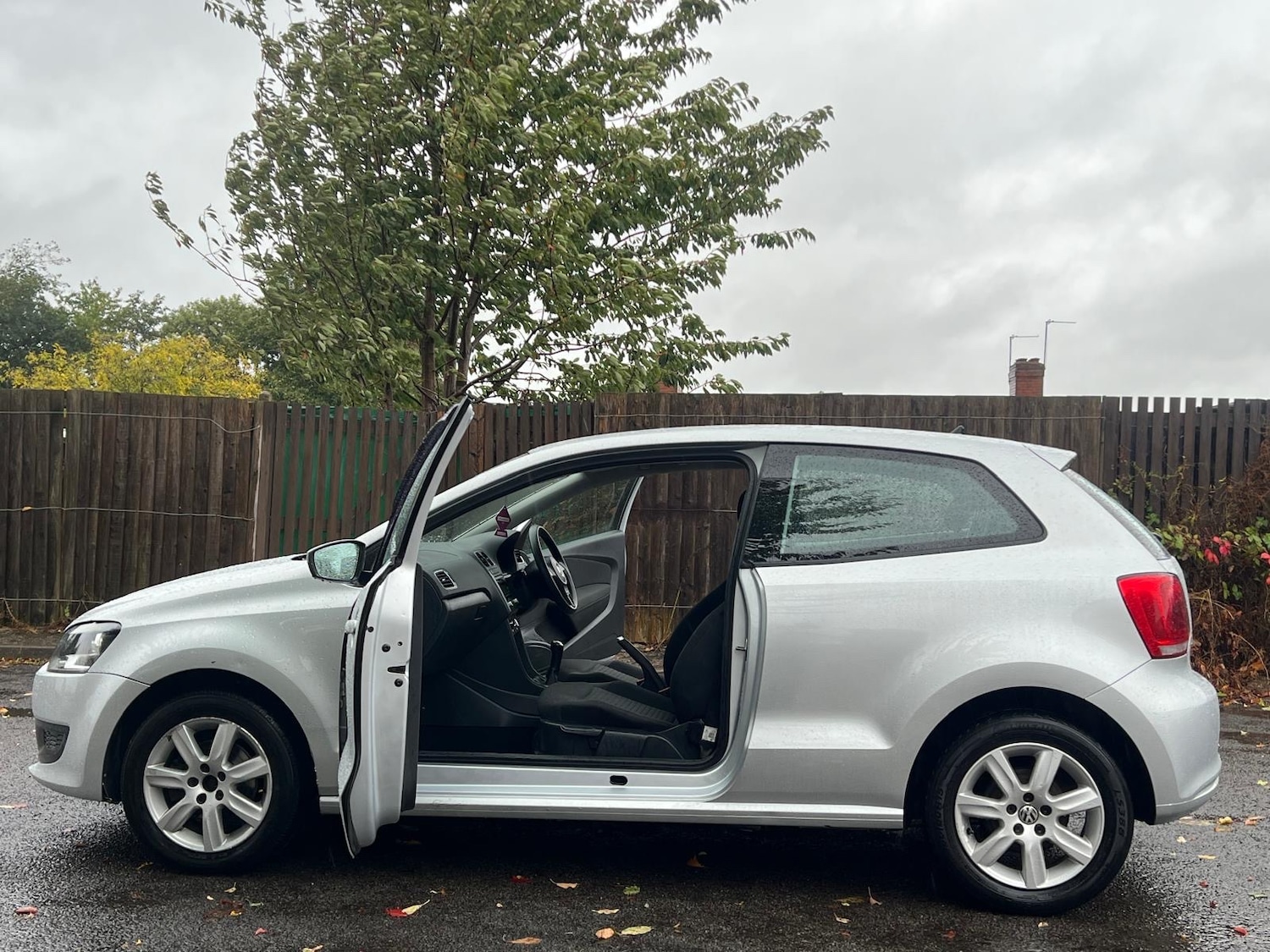 Used Volkswagen Polo 2011 for sale - 76397818: Photo 32