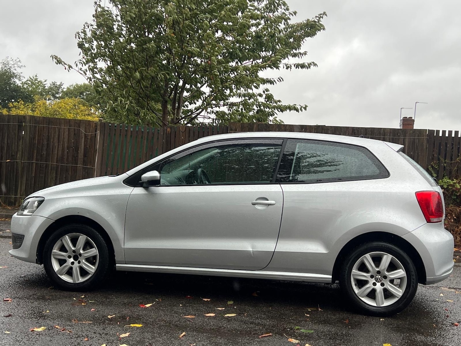 Used Volkswagen Polo 2011 for sale - 76397818: Photo 9