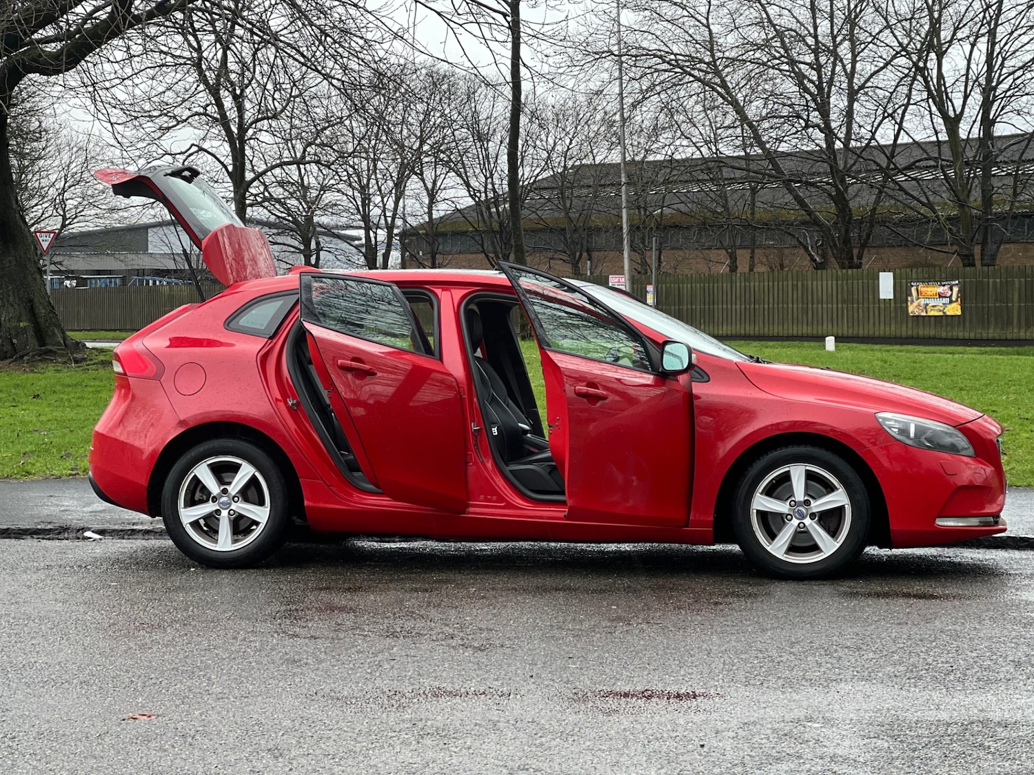 Used Volvo V40 2013 for sale - 77511984: Photo 14