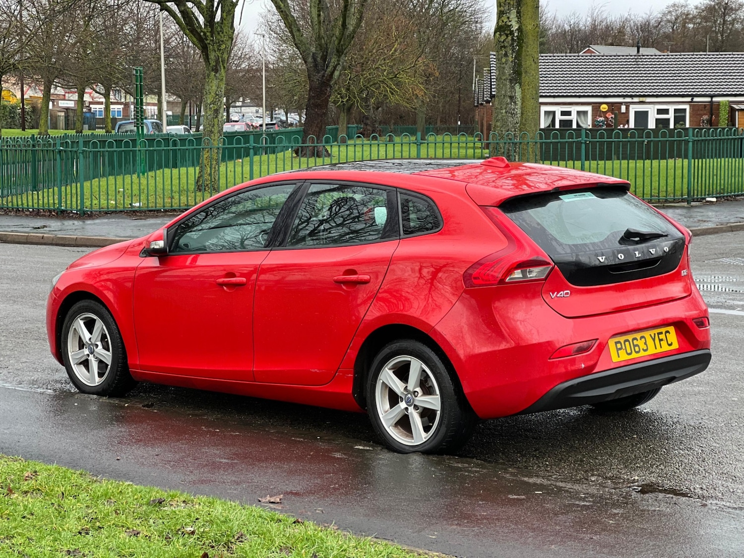 Used Volvo V40 2013 for sale - 77511984: Photo 2