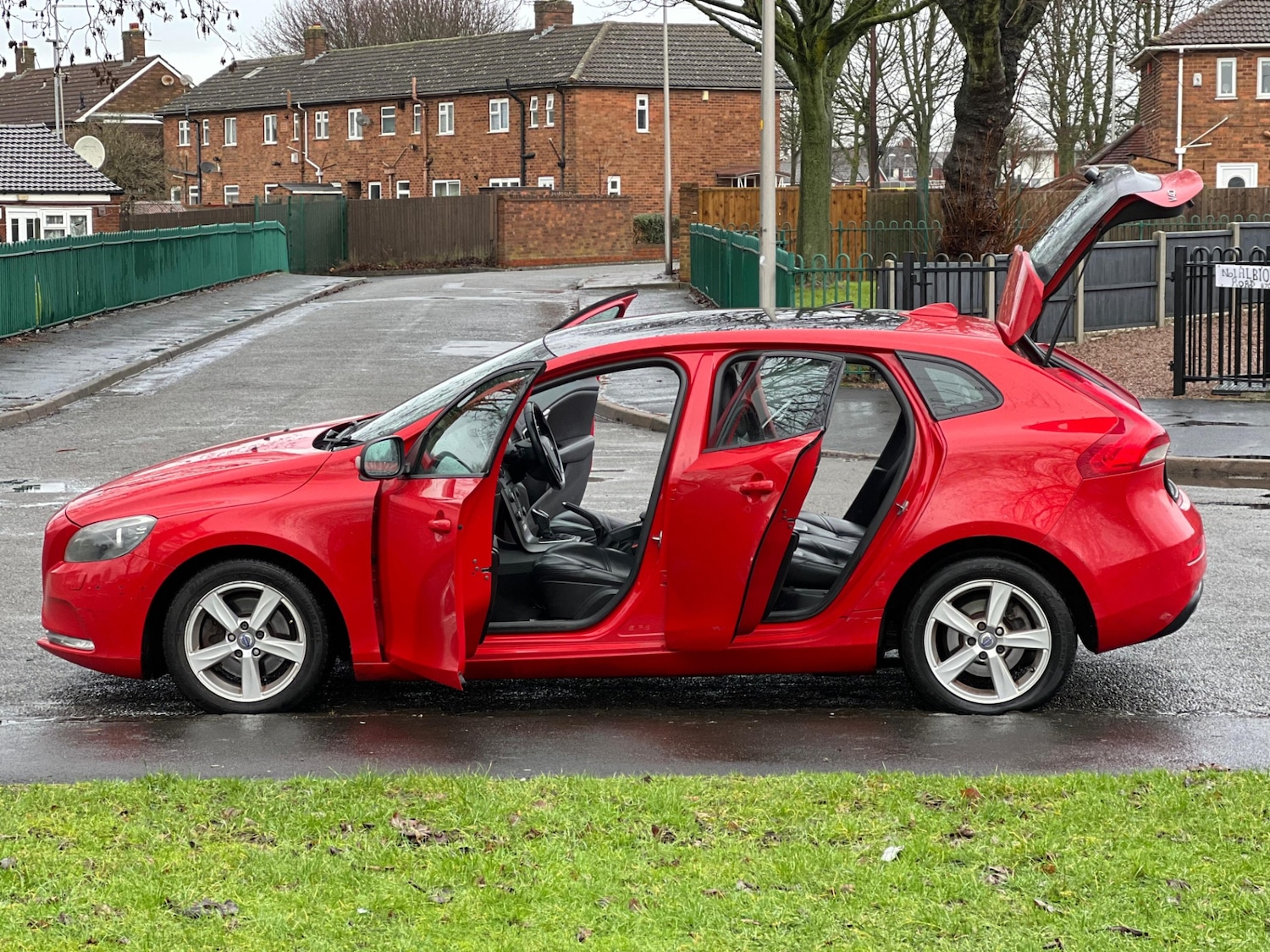 Used Volvo V40 2013 for sale - 77511984: Photo 22