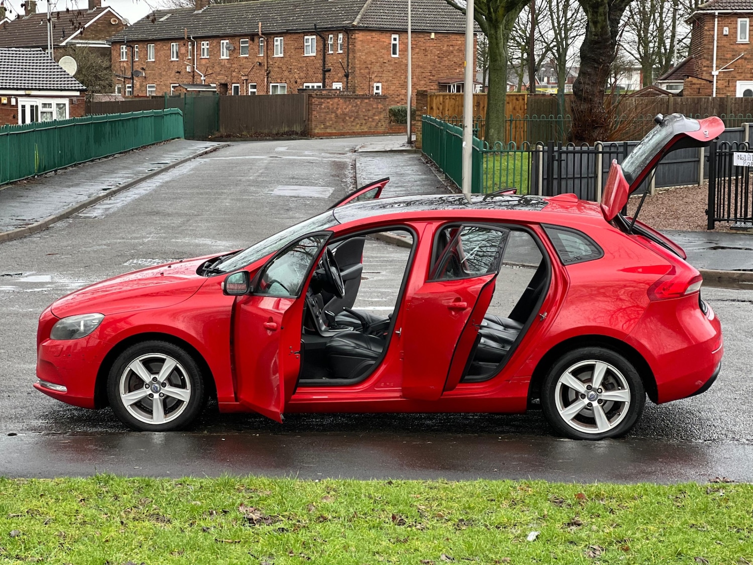 Used Volvo V40 2013 for sale - 77511984: Photo 23