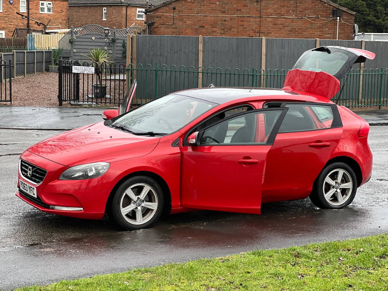 Used Volvo V40 2013 for sale - 77511984: Photo 25