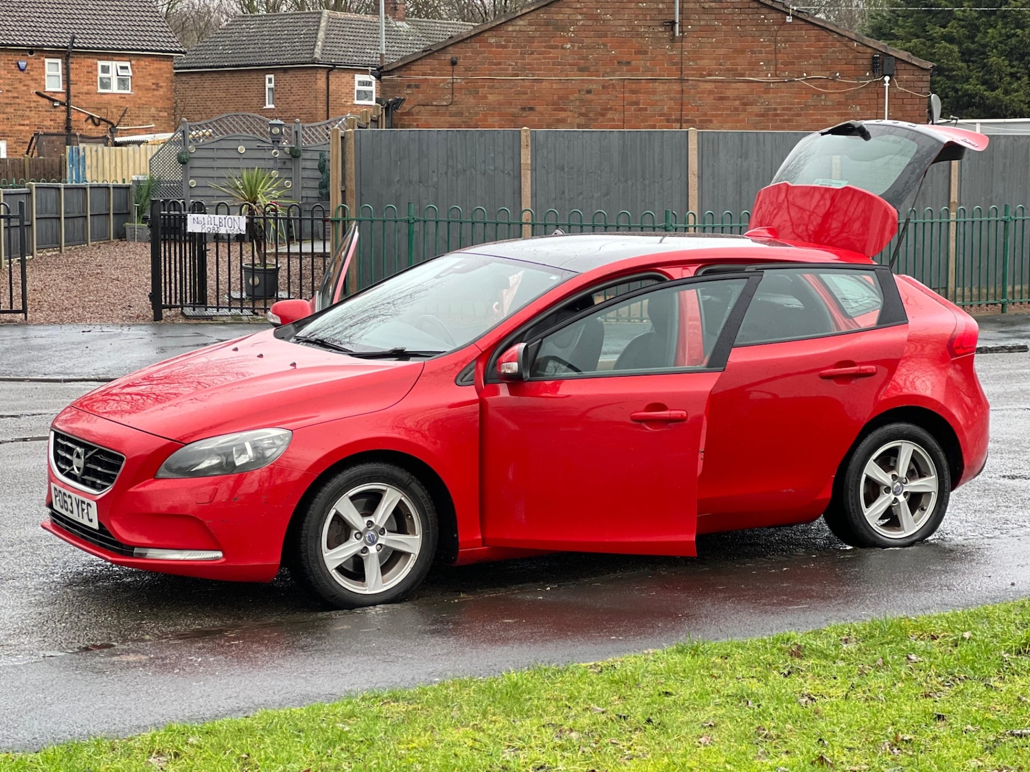 Used Volvo V40 2013 for sale - 77511984: Photo 26