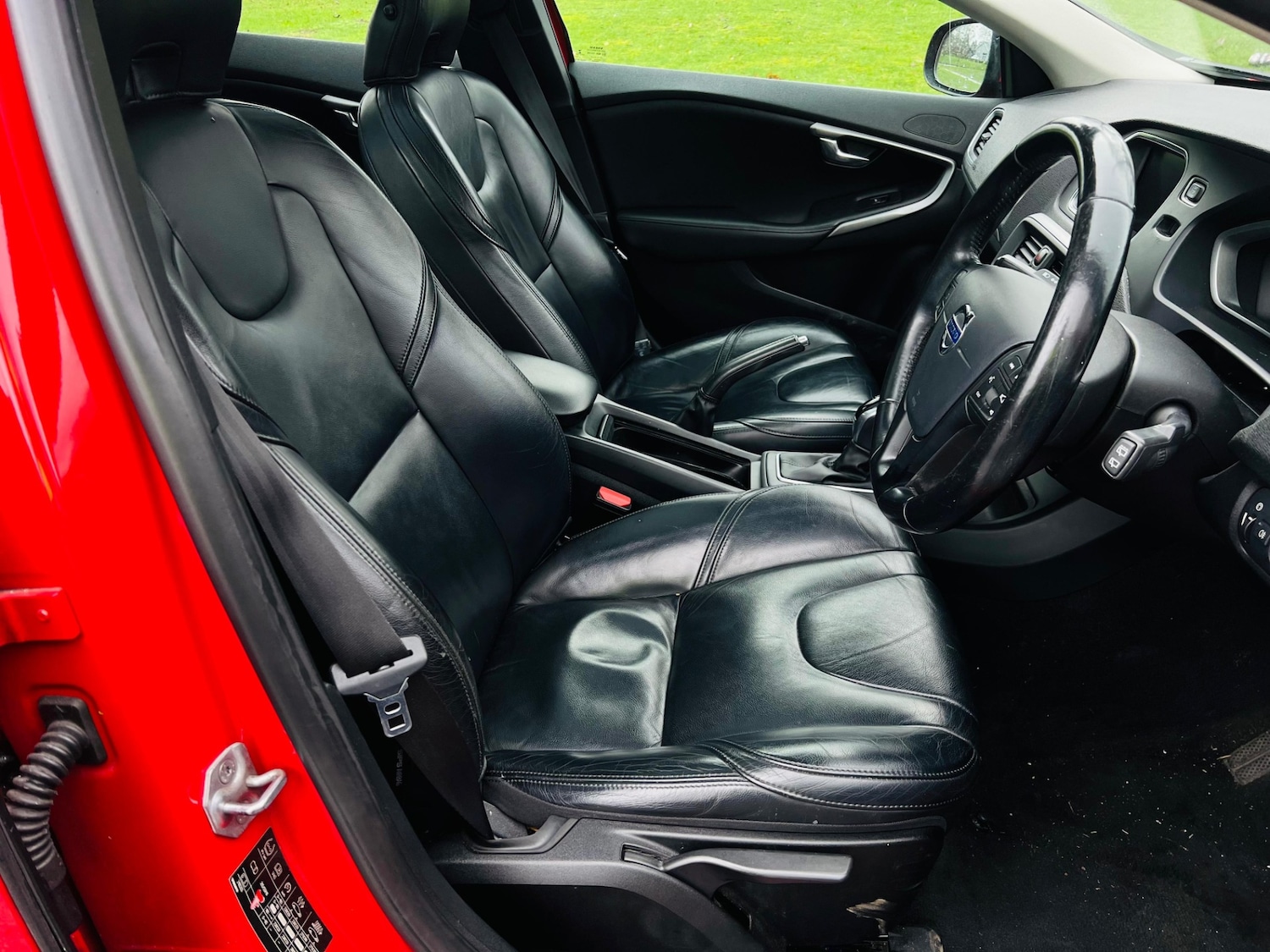 Used Volvo V40 2013 for sale - 77511984: Photo 30