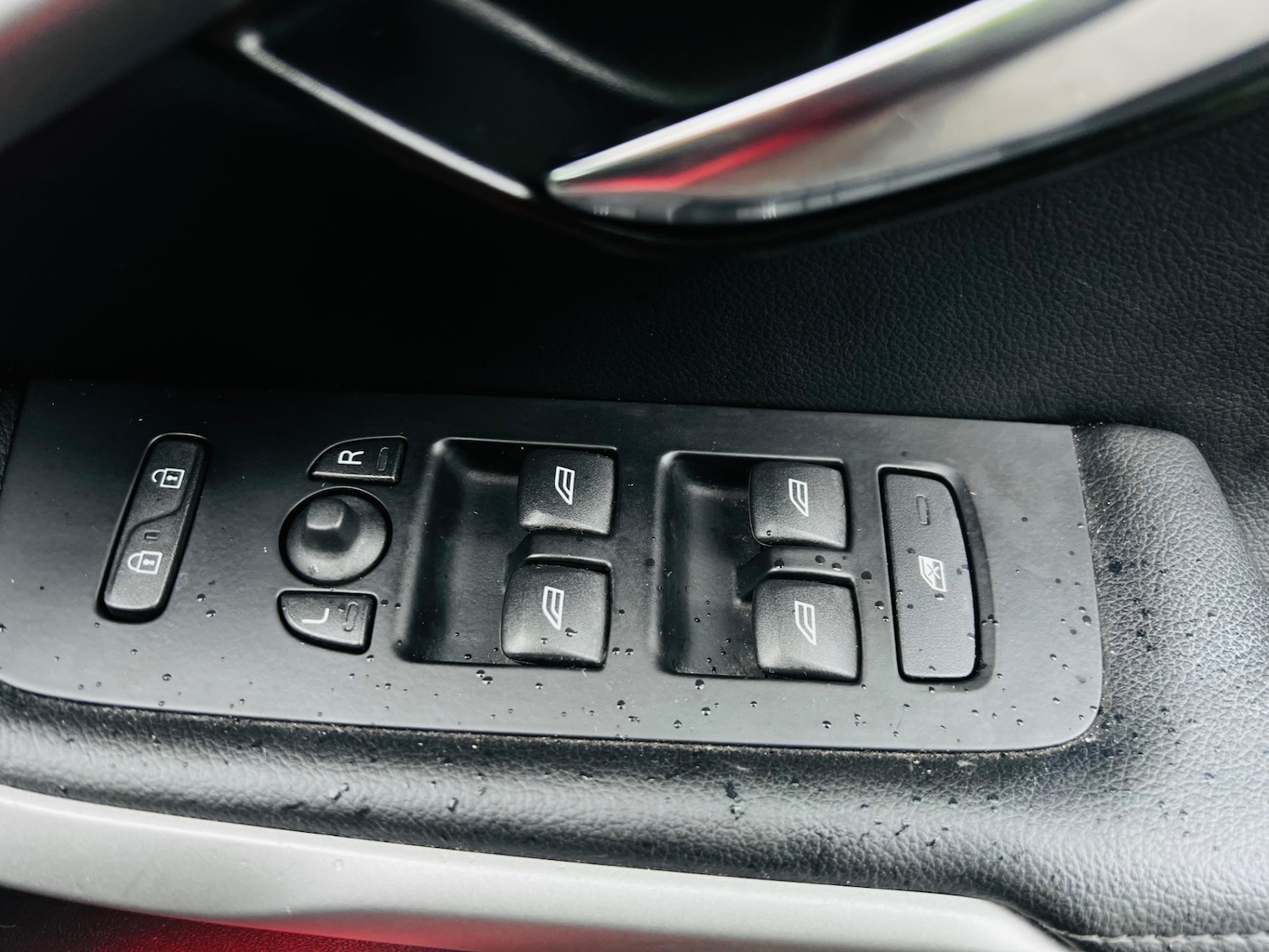 Used Volvo V40 2013 for sale - 77511984: Photo 34