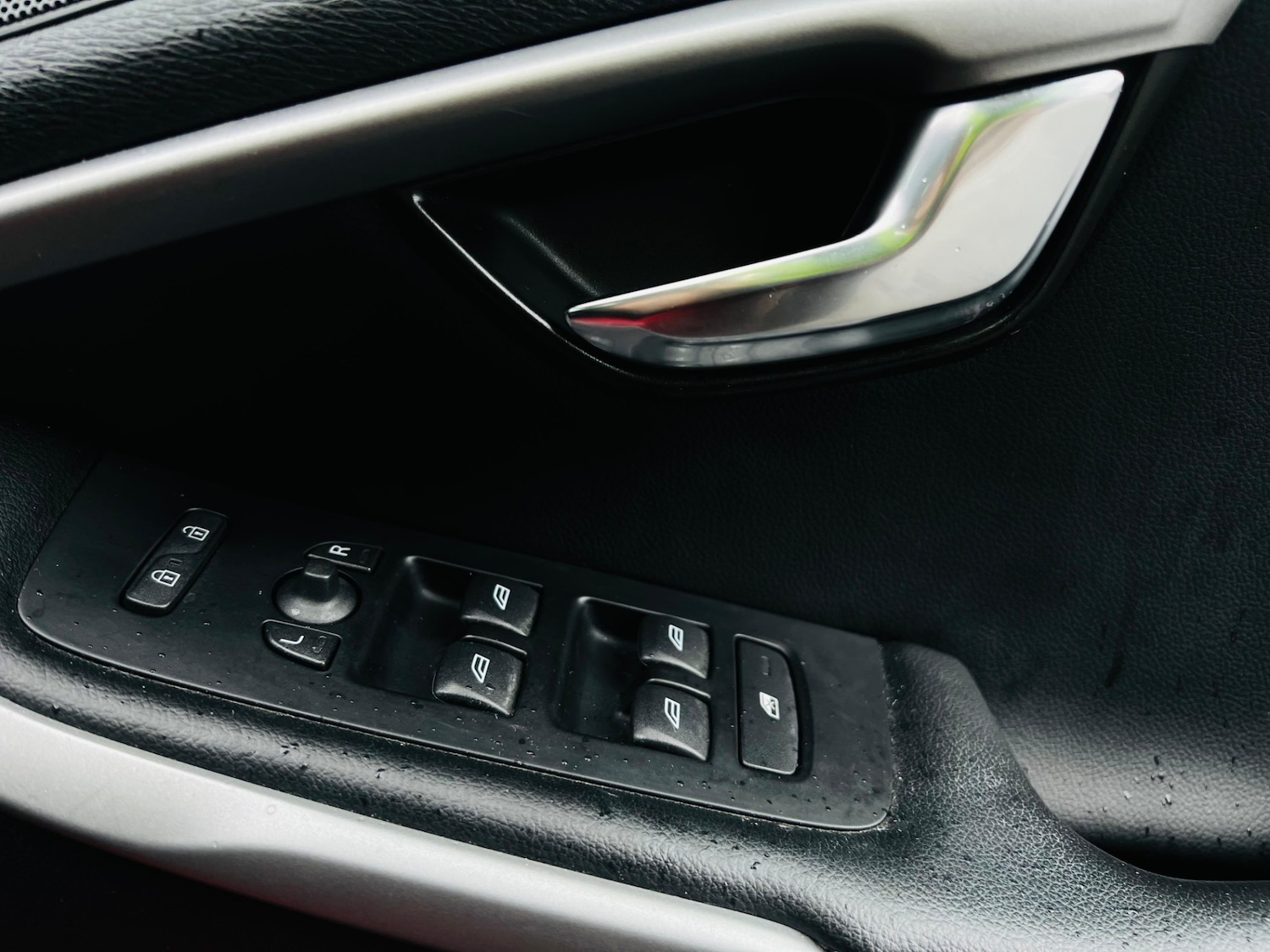 Used Volvo V40 2013 for sale - 77511984: Photo 35