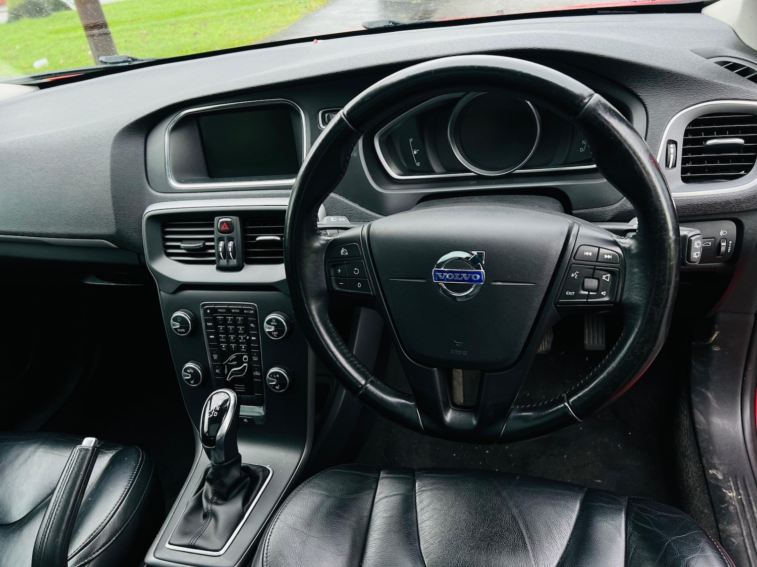 Used Volvo V40 2013 for sale - 77511984: Photo 37