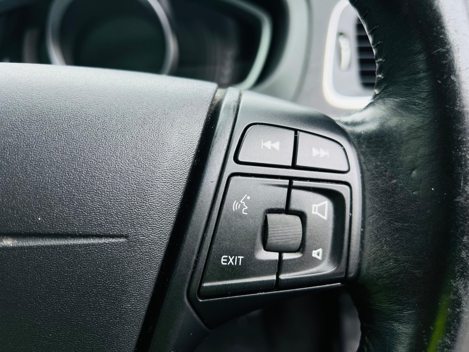 Used Volvo V40 2013 for sale - 77511984: Photo 39