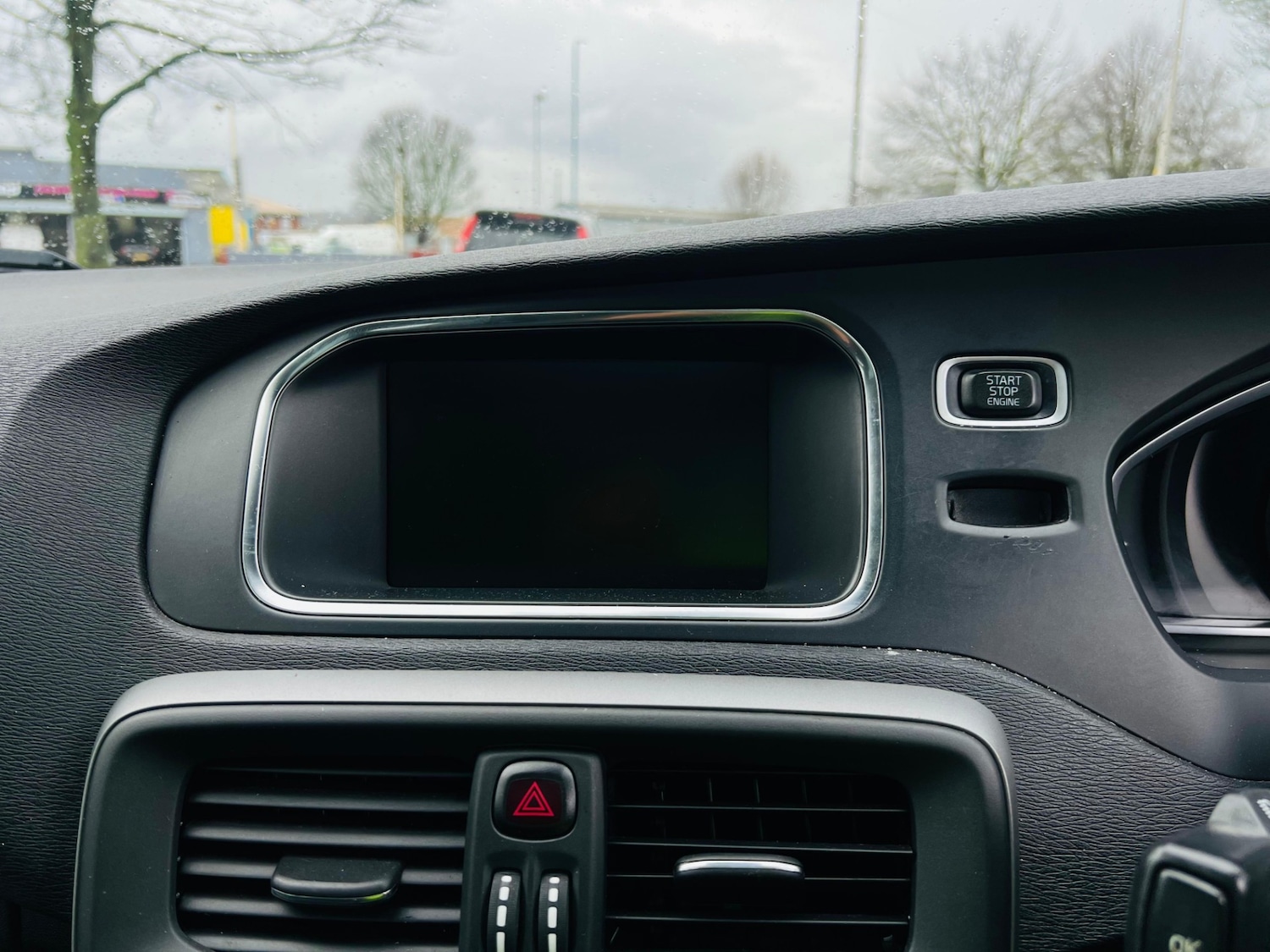 Used Volvo V40 2013 for sale - 77511984: Photo 40