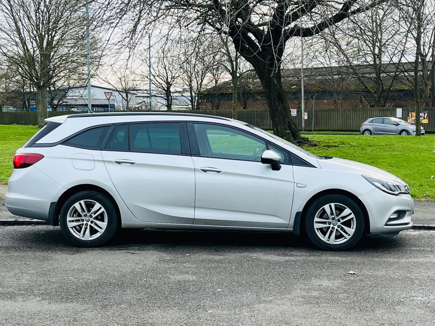 Used Vauxhall Astra 2018 for sale - 77551354: Photo 2
