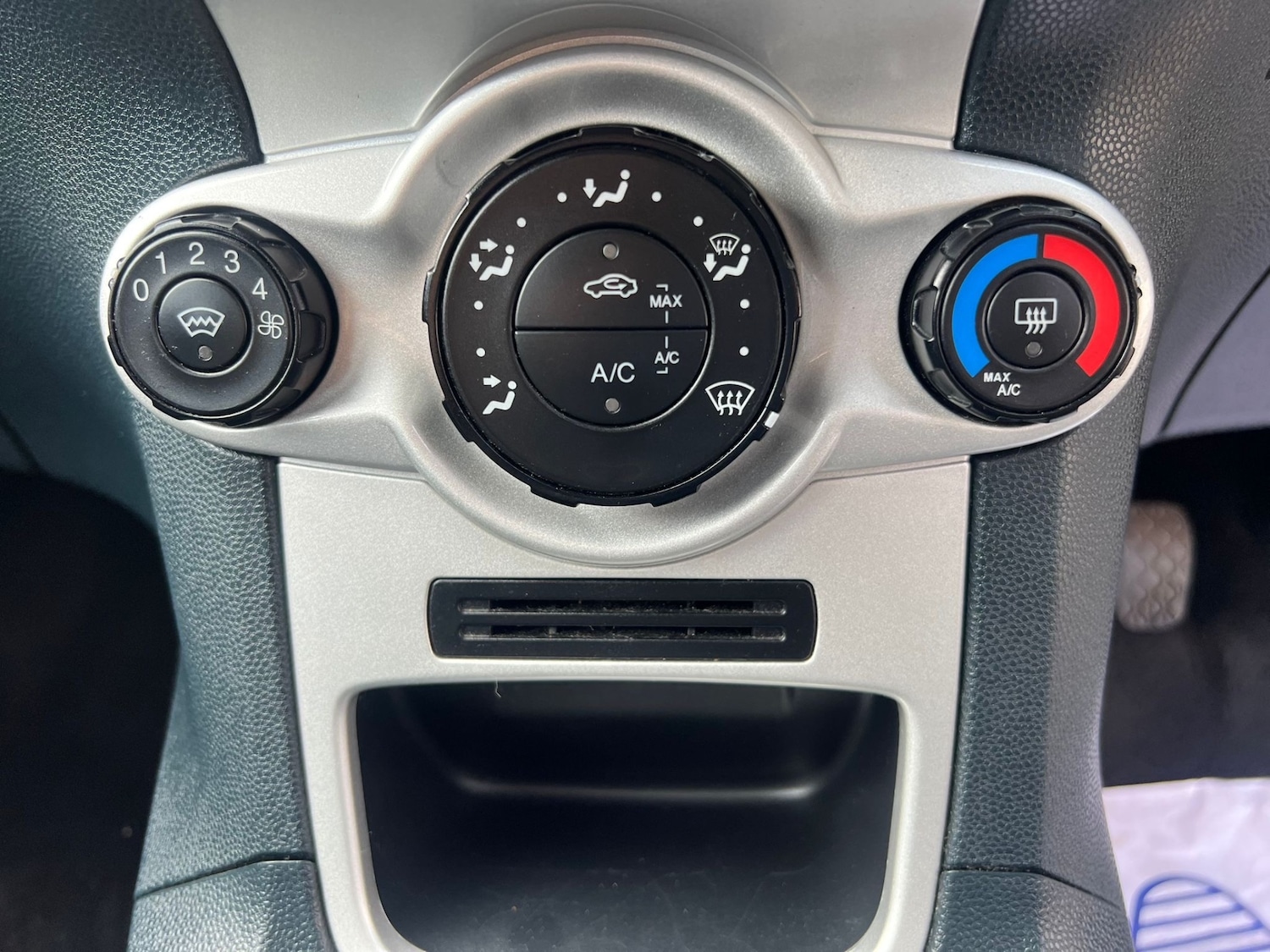Used Ford Fiesta 2012 for sale - 76165239: Photo 21