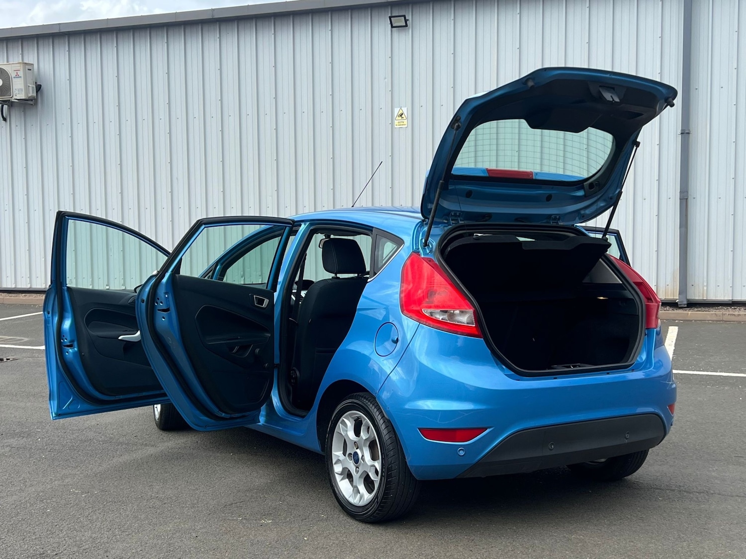 Used Ford Fiesta 2012 for sale - 76165239: Photo 32