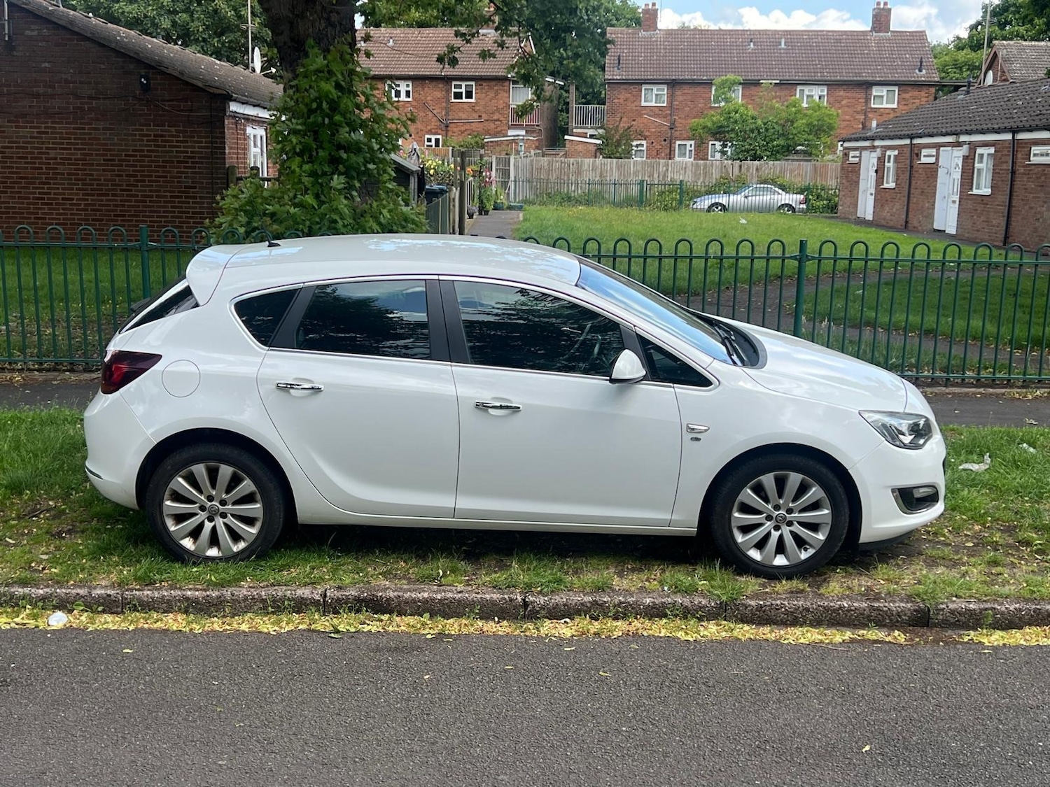 Used Vauxhall Astra 2012 for sale - 76318253: Photo 4