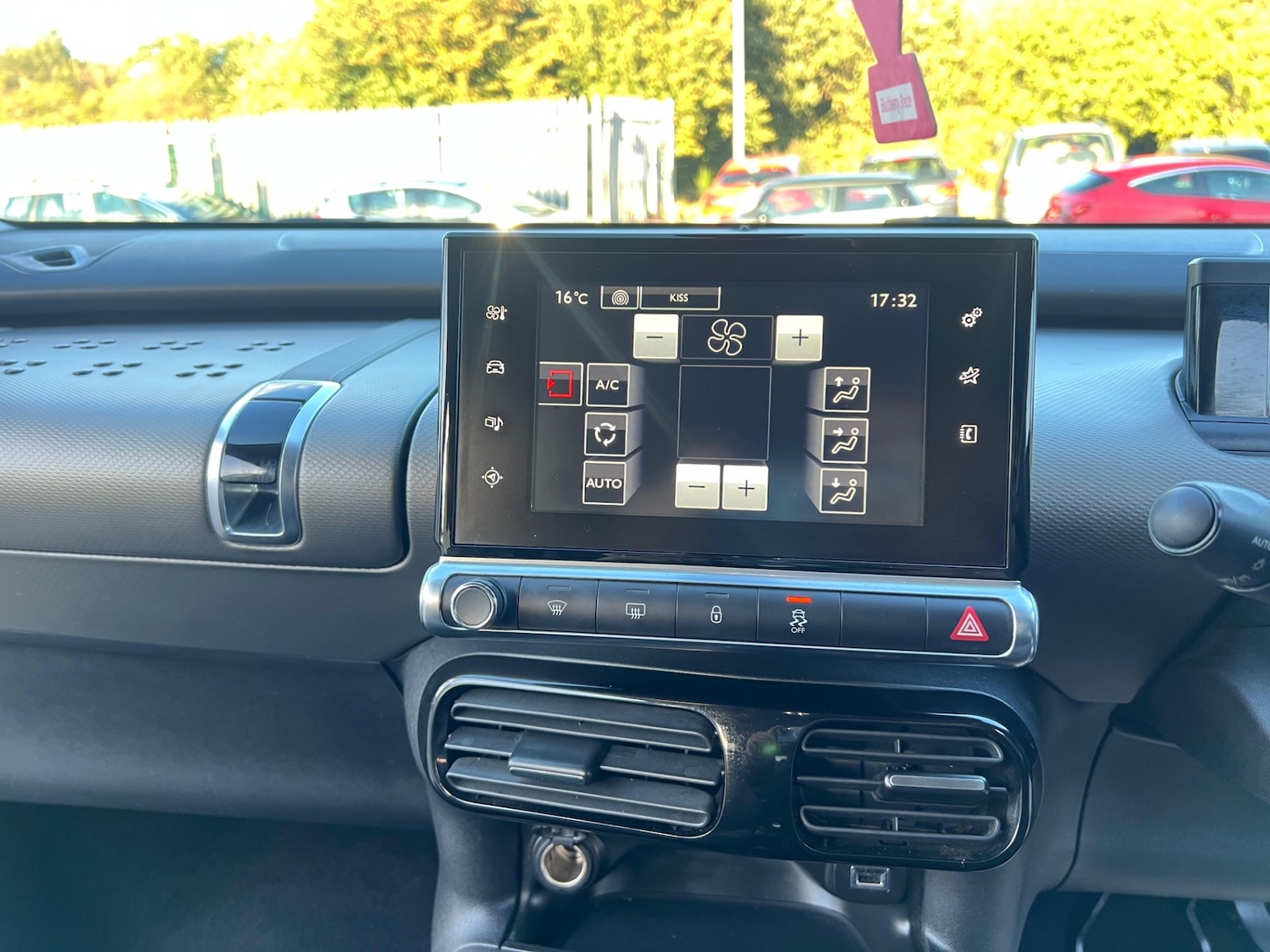 Used Citroen C4 Cactus 2016 for sale - 76165401: Photo 19