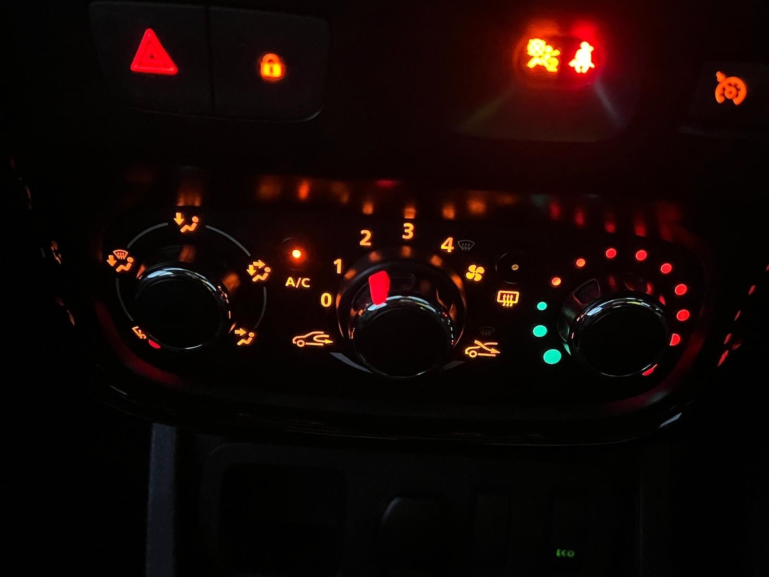 Used Dacia Duster 2015 for sale - 76799607: Photo 20