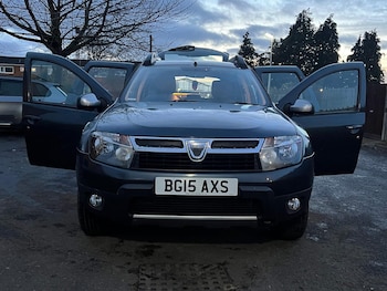Used Dacia Duster 2015 for sale - 76799607: Photo