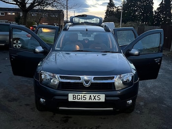Used Dacia Duster 2015 for sale - 76799607: Photo