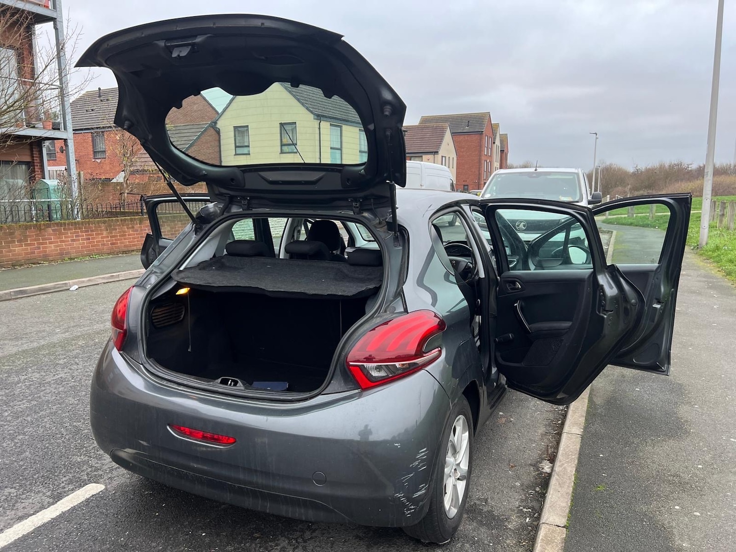 Used Peugeot 208 2015 for sale - 77320182: Photo 21