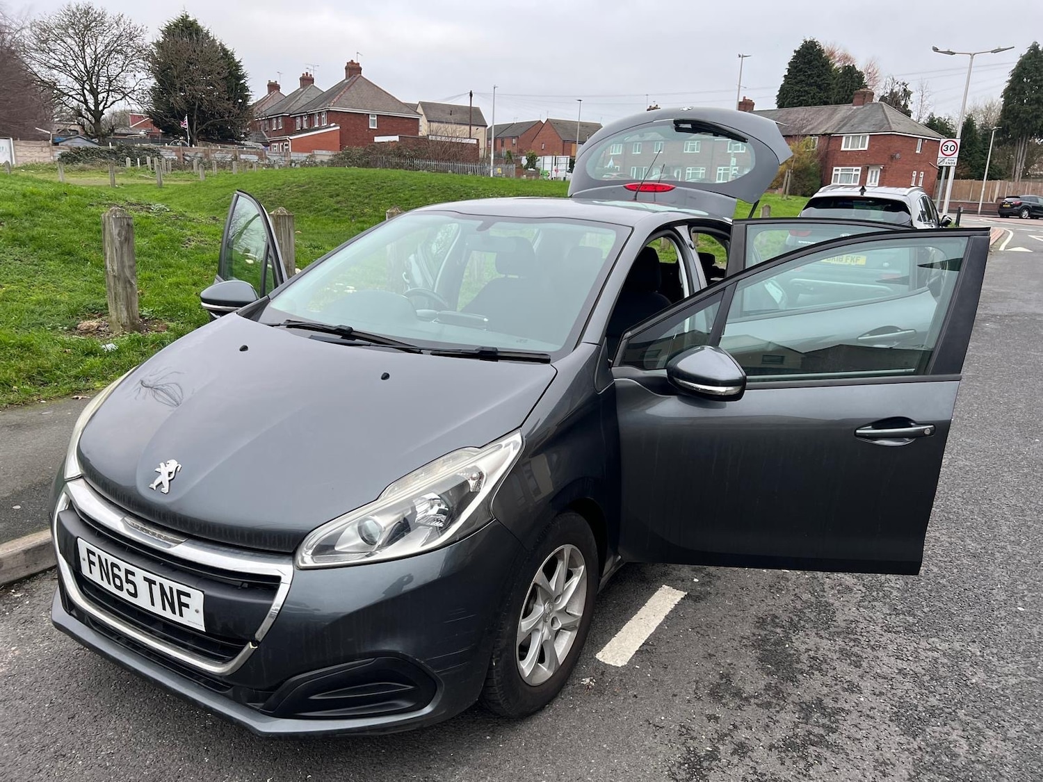 Used Peugeot 208 2015 for sale - 77320182: Photo 23