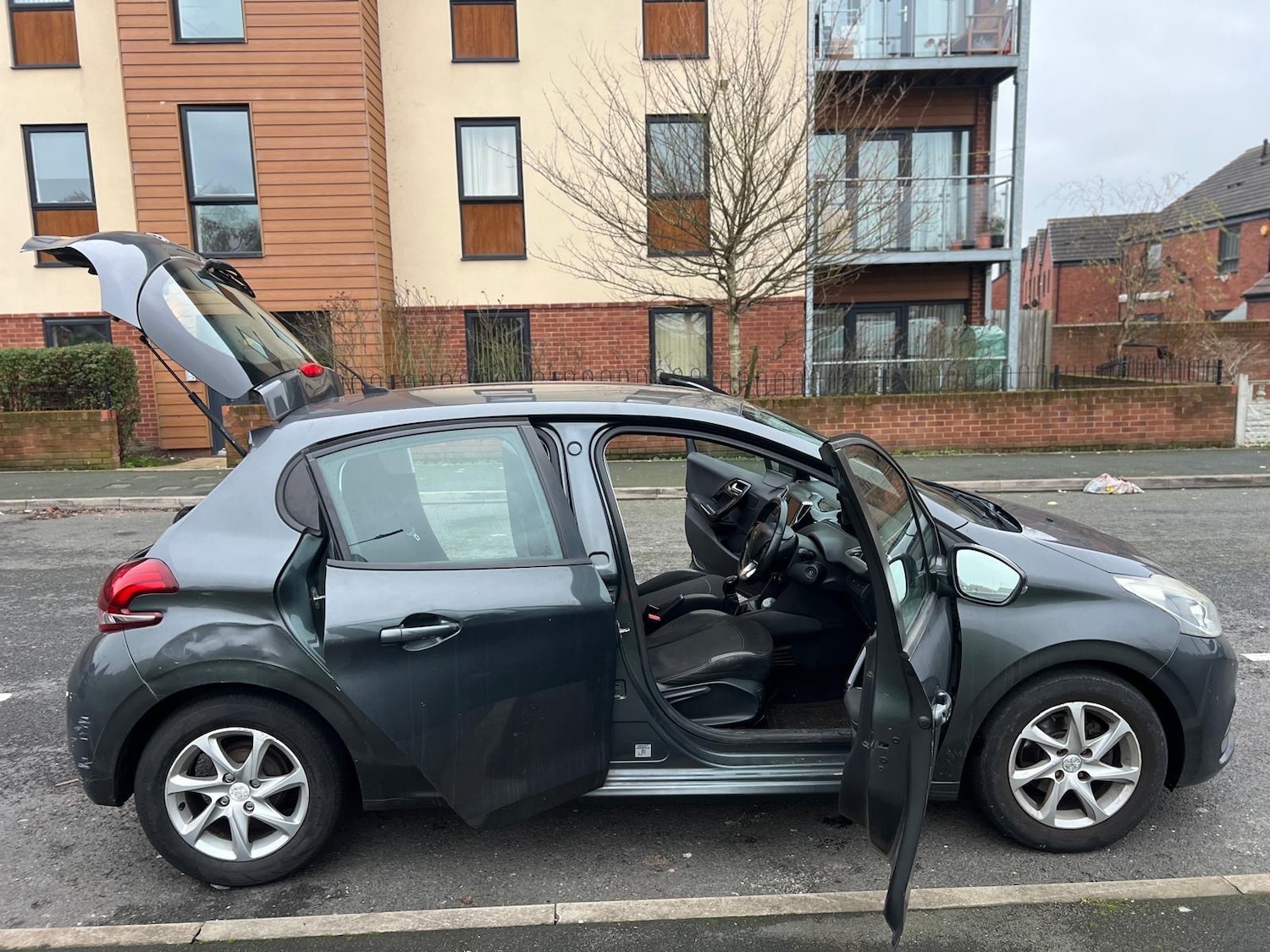 Used Peugeot 208 2015 for sale - 77320182: Photo 31