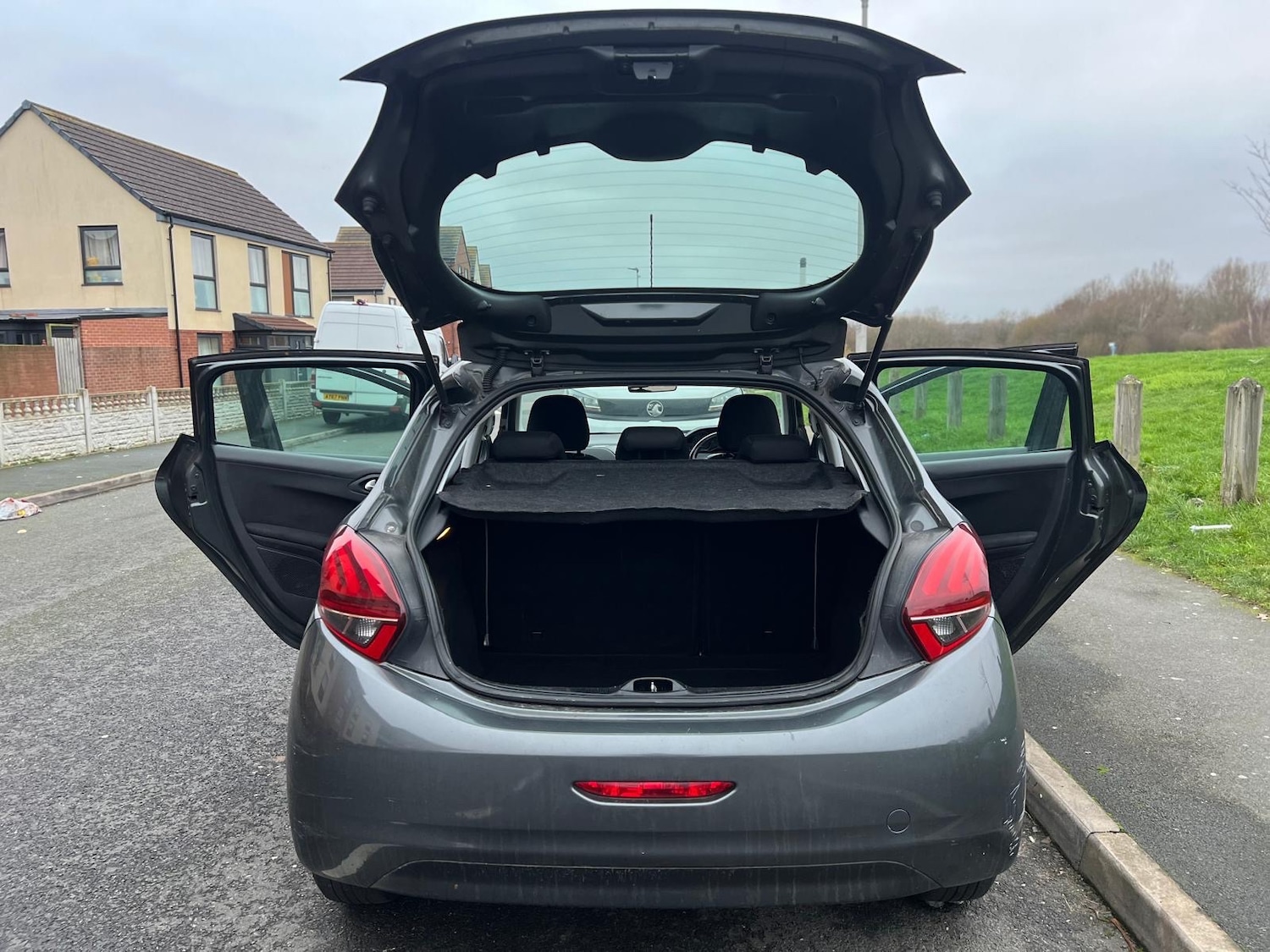 Used Peugeot 208 2015 for sale - 77320182: Photo 33