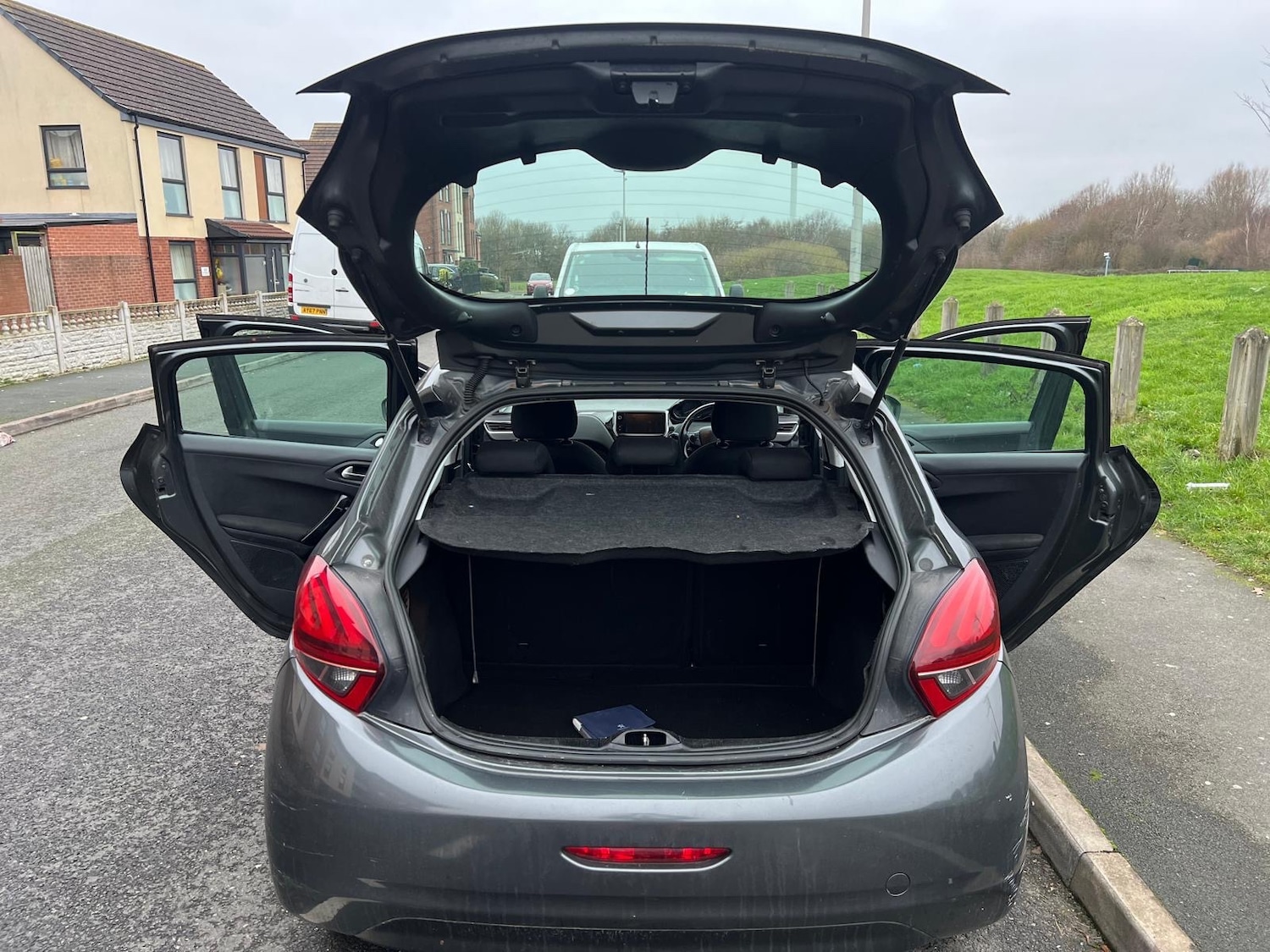 Used Peugeot 208 2015 for sale - 77320182: Photo 34