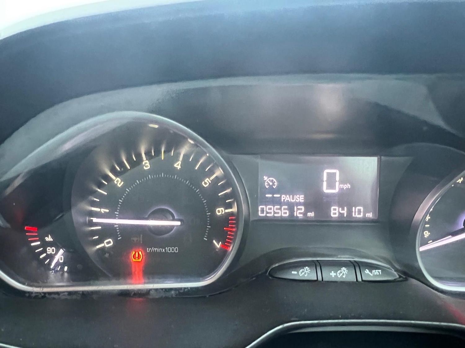 Used Peugeot 208 2015 for sale - 77320182: Photo 36