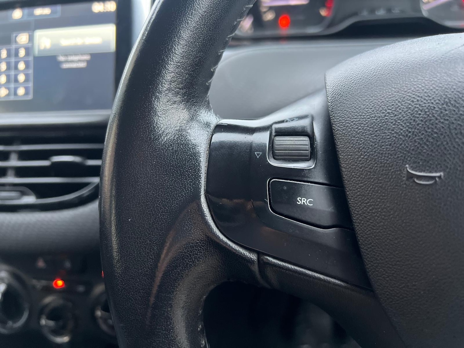 Used Peugeot 208 2015 for sale - 77320182: Photo 44