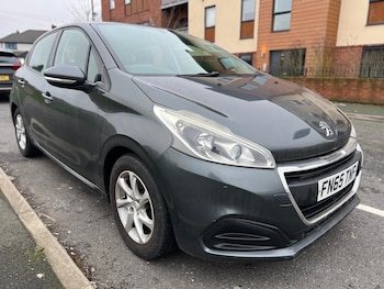 Used Peugeot 208 2015 for sale - 77320182: Photo