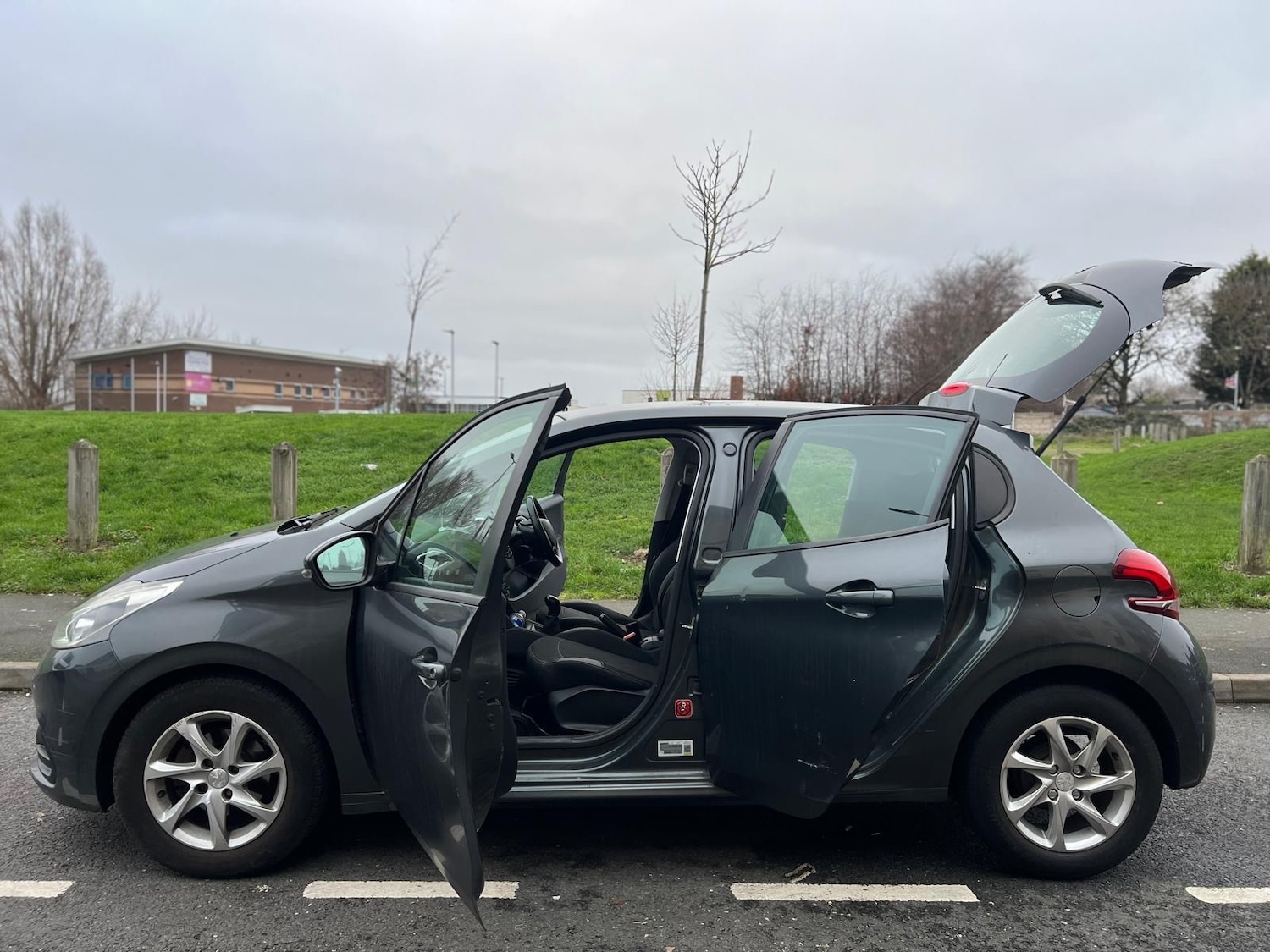 Used Peugeot 208 2015 for sale - 77320182: Photo 9