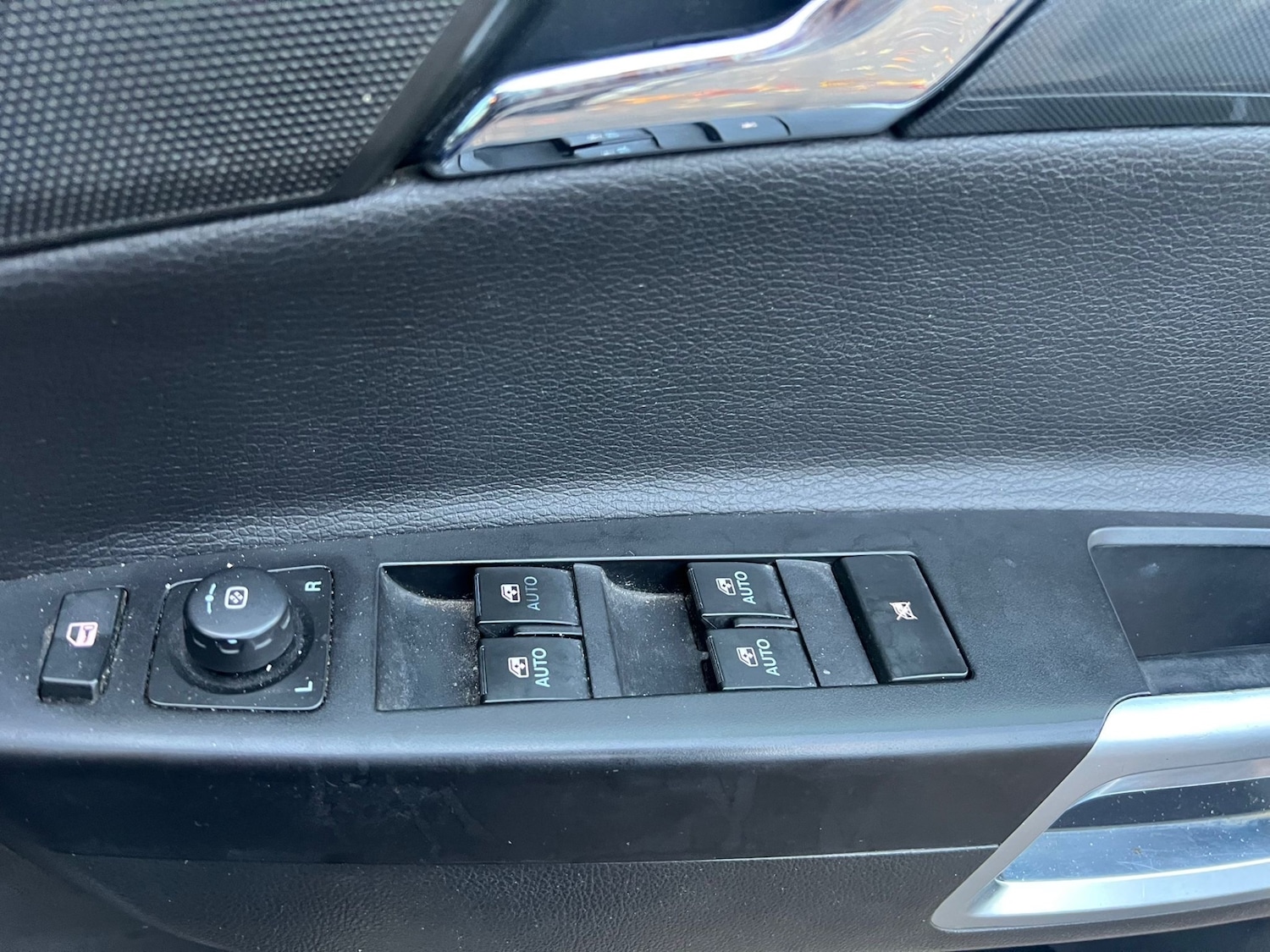 Used Vauxhall Antara 2012 for sale - 76358399: Photo 24