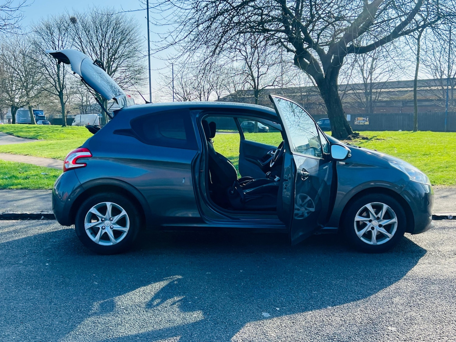 Used Peugeot 208 2015 for sale - 77613775: Photo 21