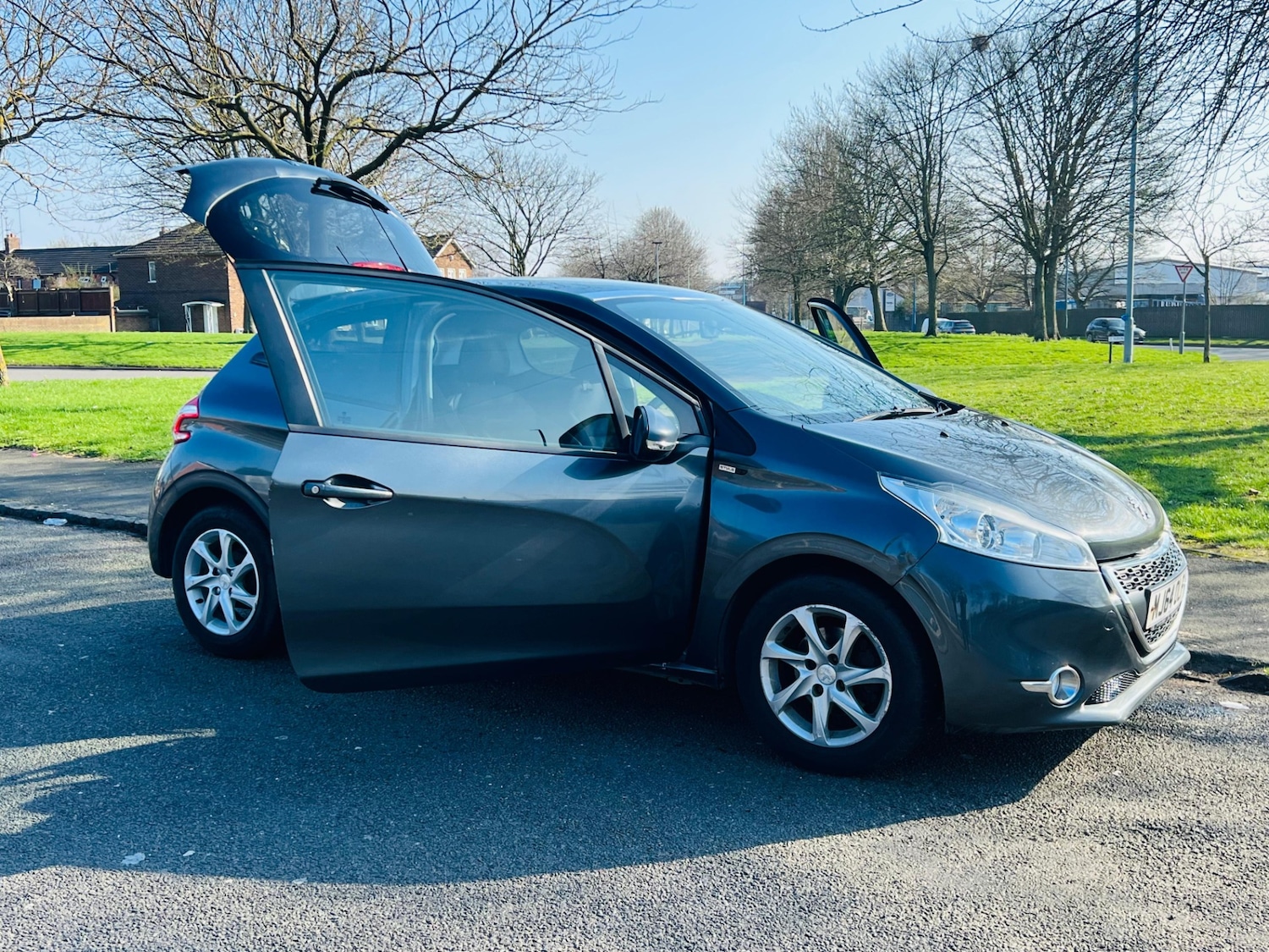 Used Peugeot 208 2015 for sale - 77613775: Photo 25