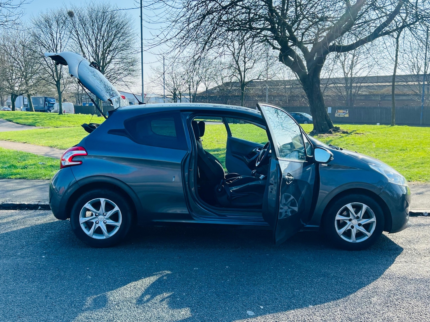 Used Peugeot 208 2015 for sale - 77613775: Photo 26