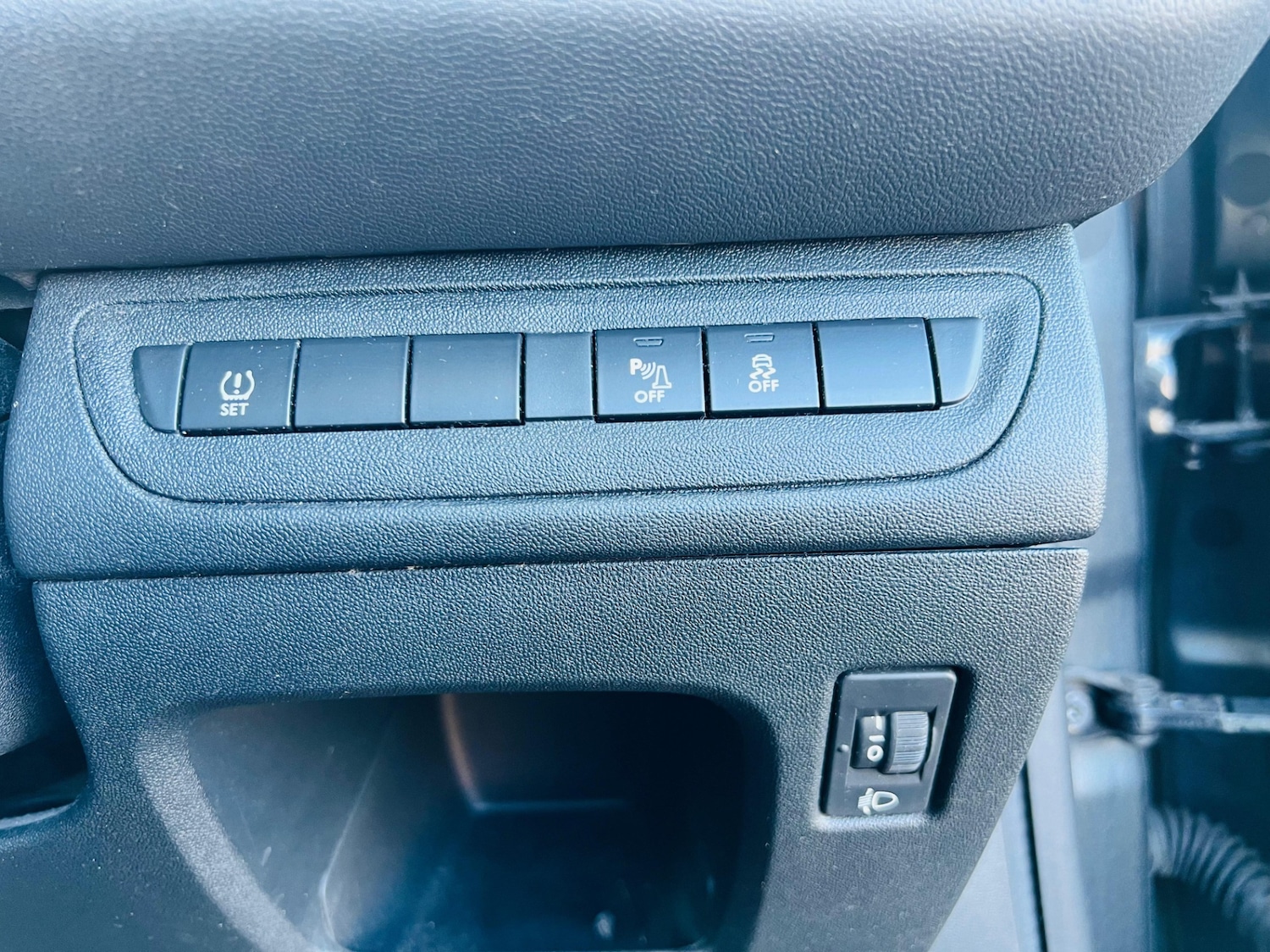 Used Peugeot 208 2015 for sale - 77613775: Photo 37