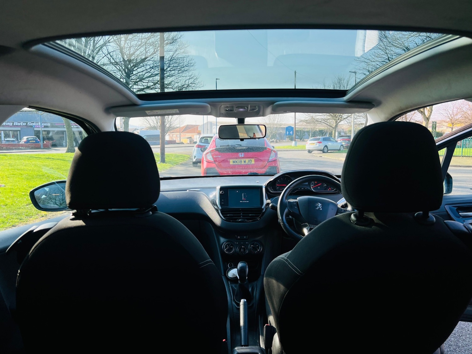 Used Peugeot 208 2015 for sale - 77613775: Photo 42