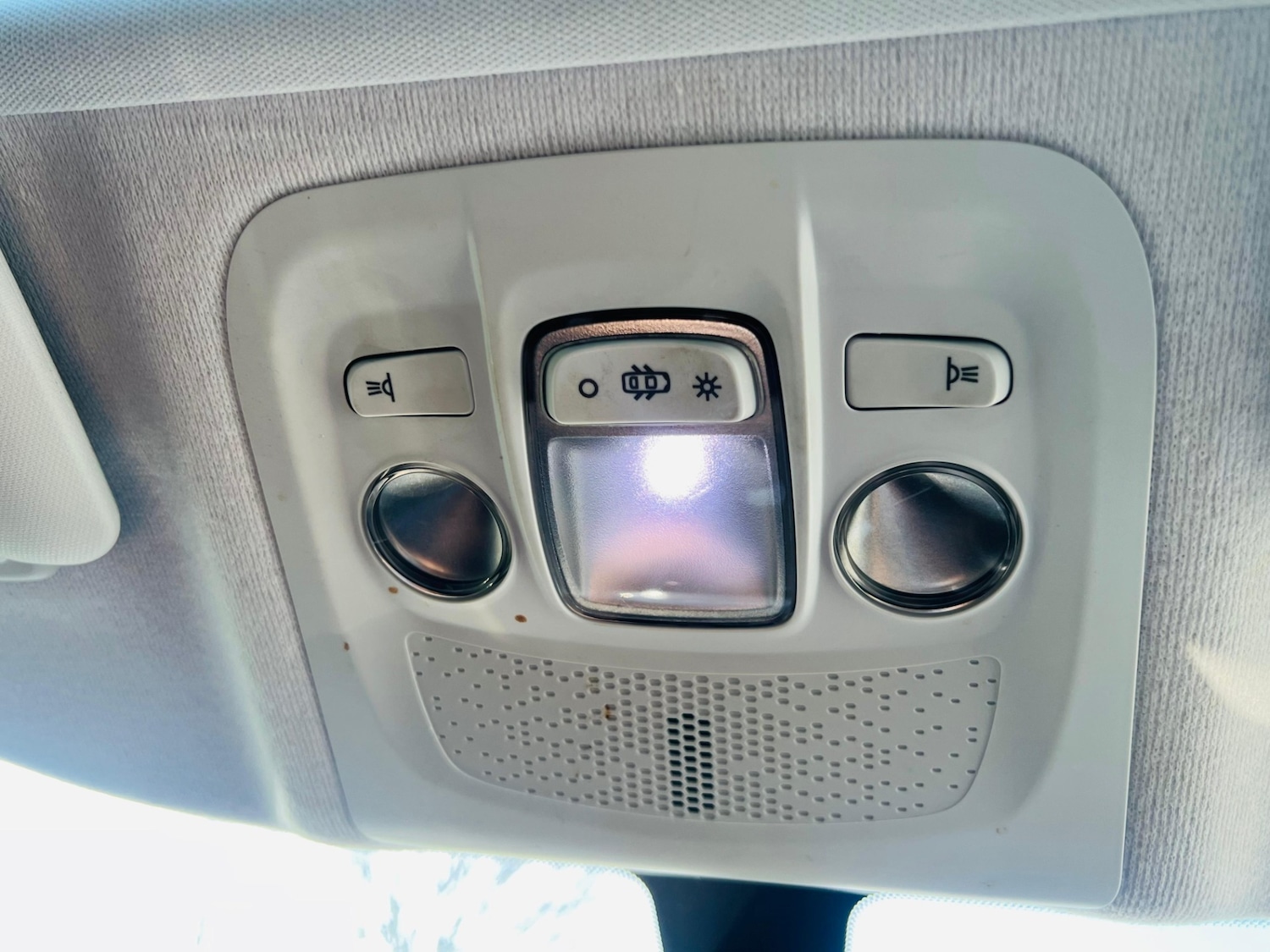 Used Peugeot 208 2015 for sale - 77613775: Photo 43