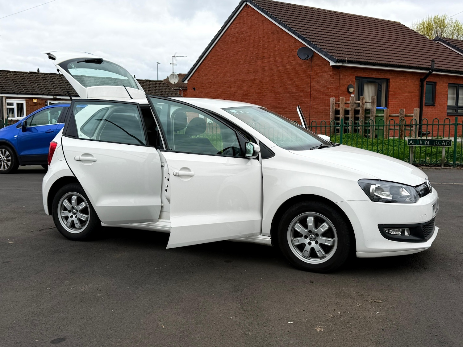 Used Volkswagen Polo 2011 for sale - 77959258: Photo 12